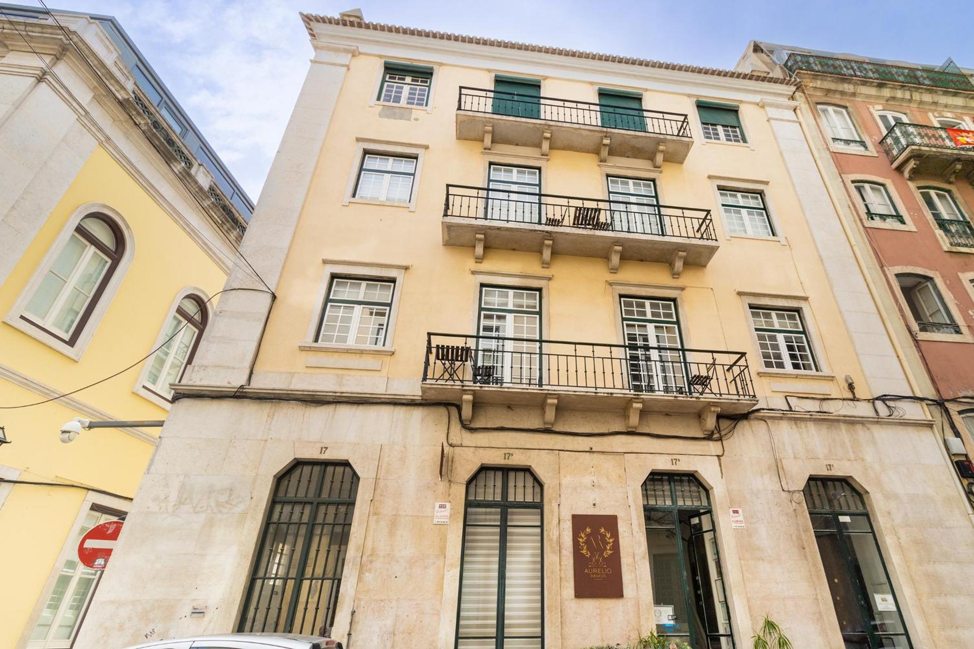 5-Bedroom Large Apartment 2nd Floor