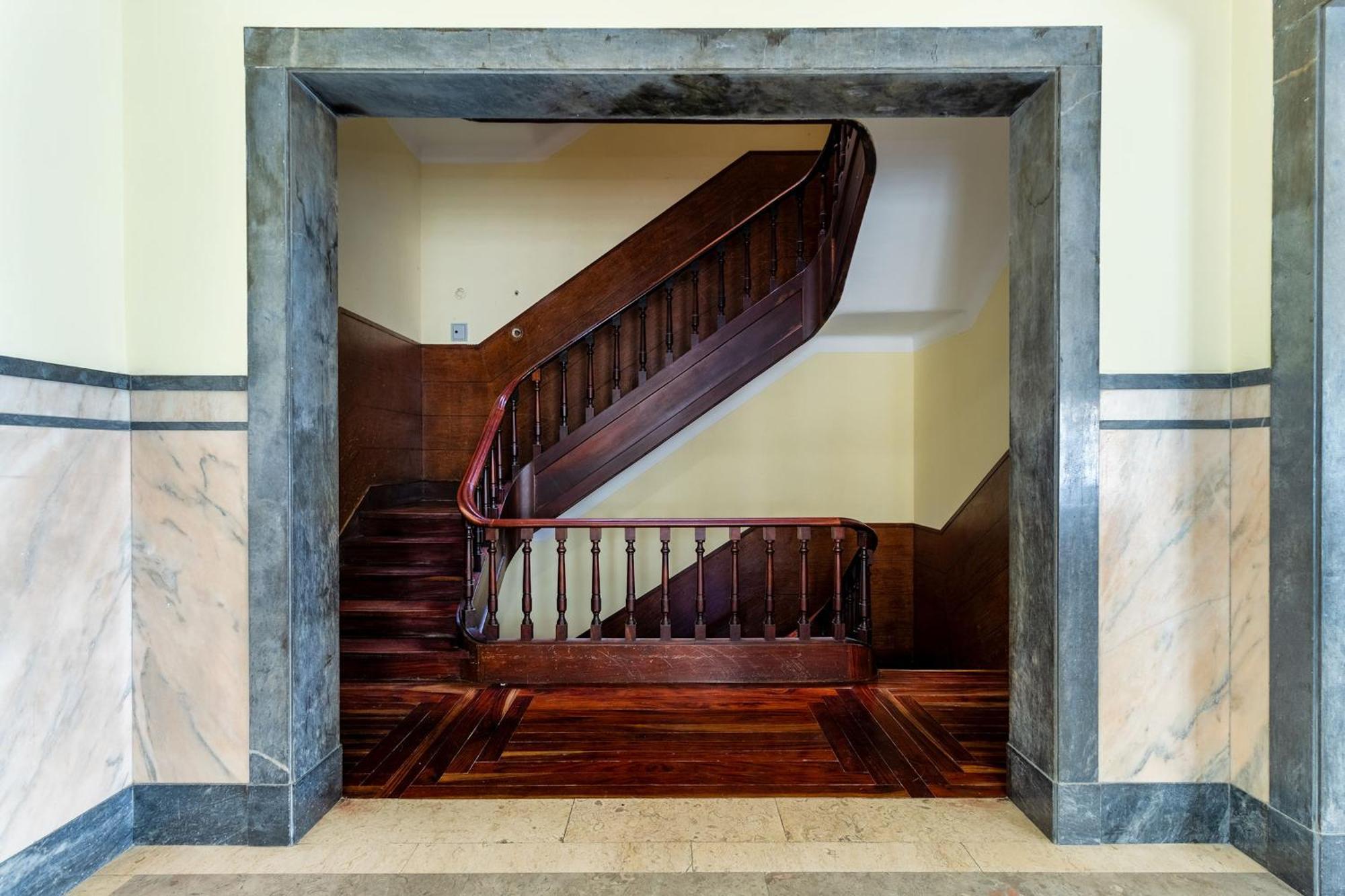 5-Bedroom Large Apartment 2nd Floor