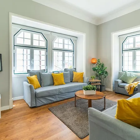 Chagas 17 By Central Hill Apartments-3